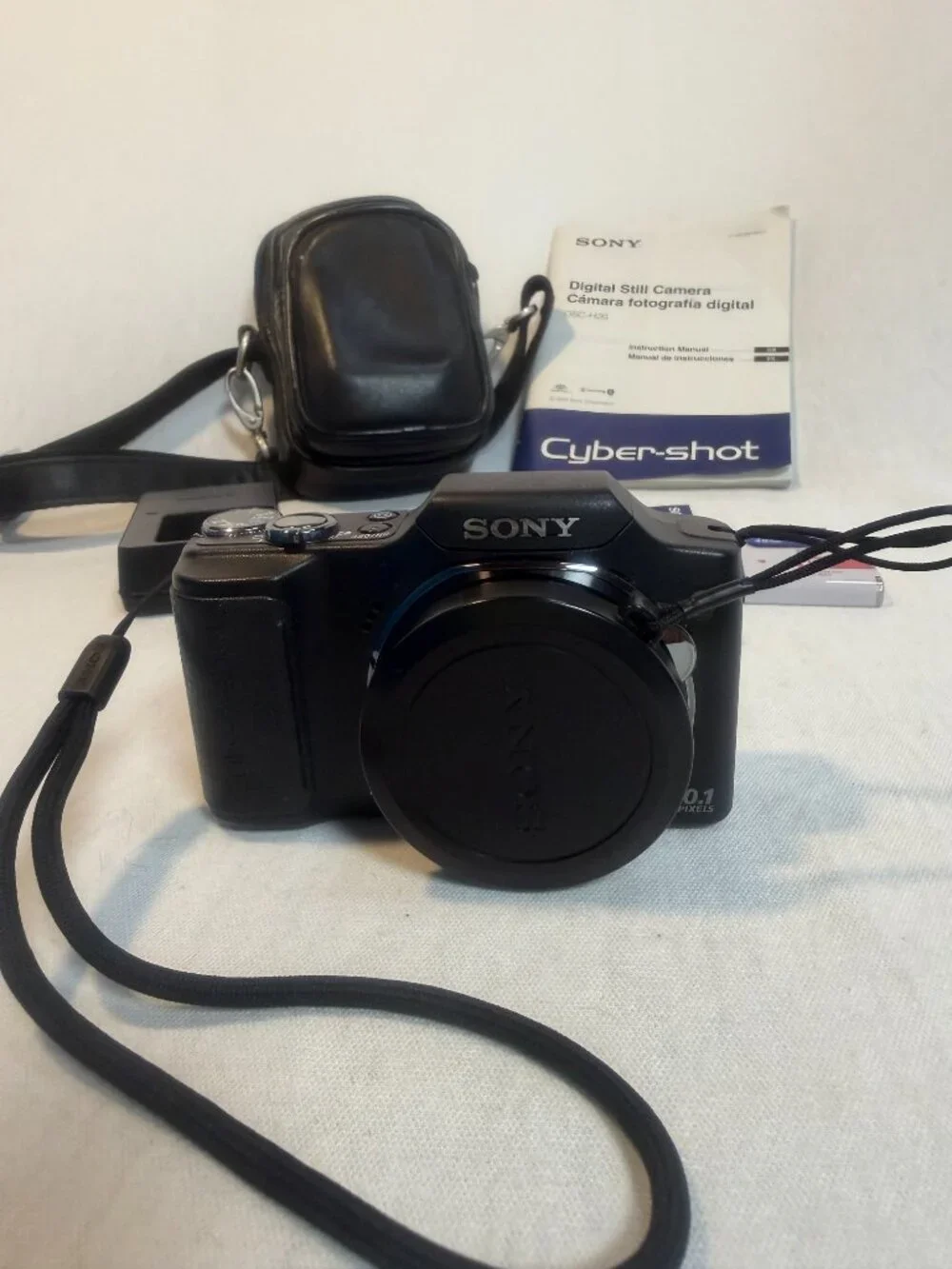 Sony Cyber-shot DSC-H20 Digital Camera Black 10.1MP 10x Zoom Bundle Case Memory